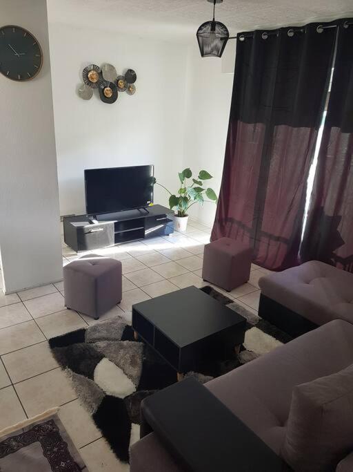 Superbe Appartement En Residence Prive Avec Un Parking Prive Scionzier Exterior foto